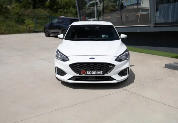 Ford Focus 1.0 EcoBoost S&S ST-LINE 14