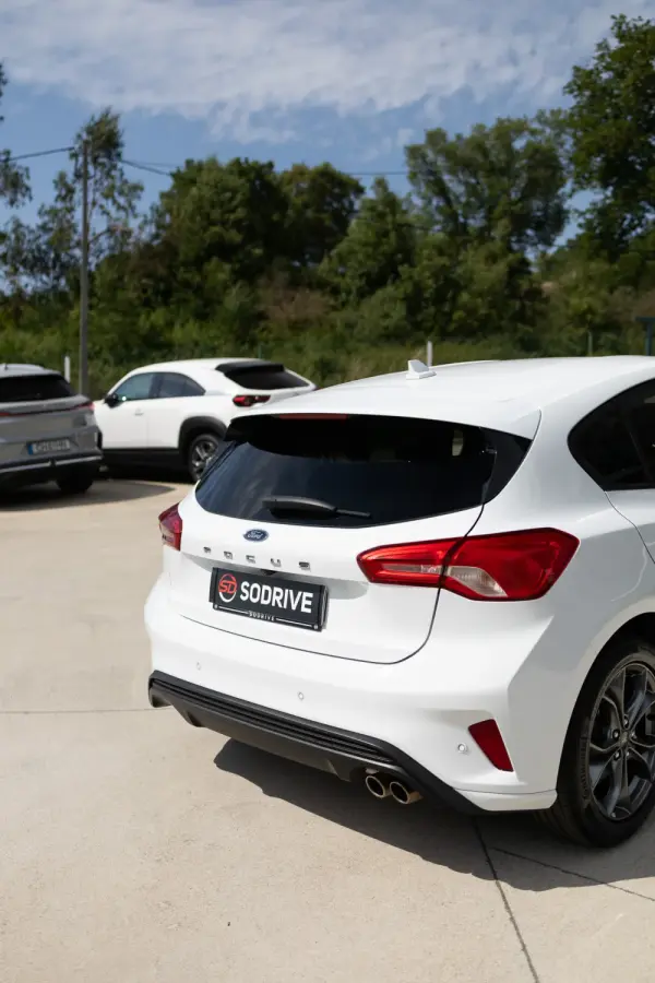 Ford Focus 1.0 EcoBoost S&S ST-LINE 30