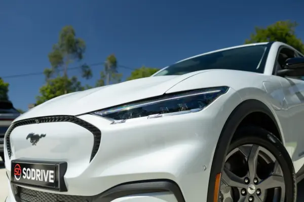 Ford Mustang Mach-E 75.7 kWh Premium AWD 7