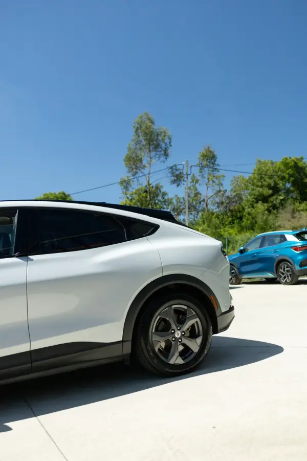 Ford Mustang Mach-E 75.7 kWh Premium AWD 17