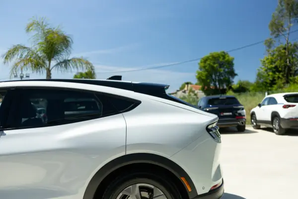 Ford Mustang Mach-E 75.7 kWh Premium AWD 19