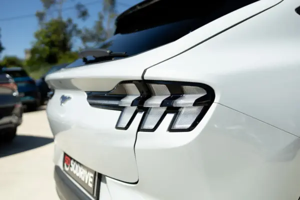 Ford Mustang Mach-E 75.7 kWh Premium AWD 31