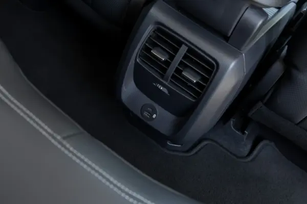 Ford Mustang Mach-E 75.7 kWh Premium AWD 44