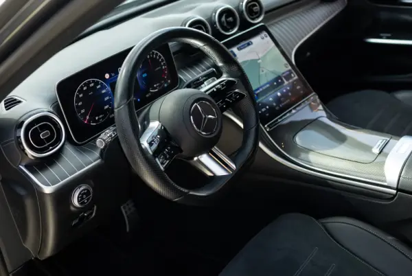 Mercedes-Benz C 300 e T 9G-TRONIC AMG Line 12