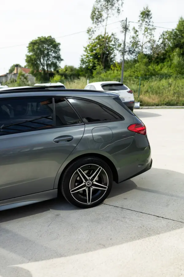 Mercedes-Benz C 300 e T 9G-TRONIC AMG Line 23