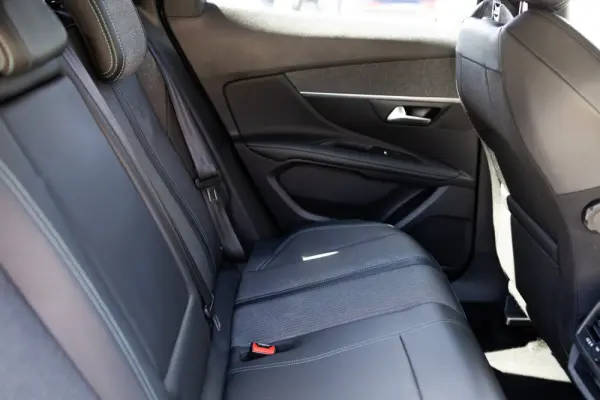 Peugeot 3008 1.6 Hybrid Allure Pack e-EAT8 23