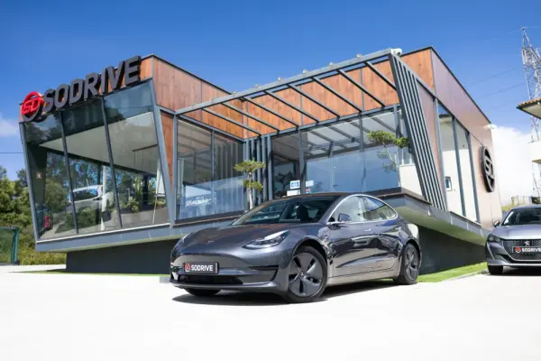 Tesla Model 3 Standard RWD Plus 1