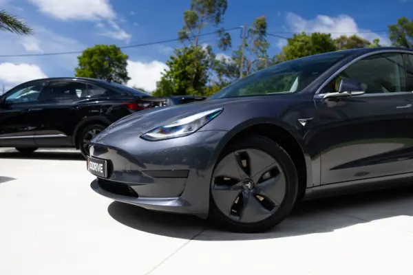 Tesla Model 3 Standard RWD Plus 8