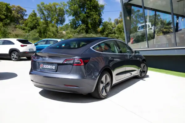 Tesla Model 3 Standard RWD Plus 11