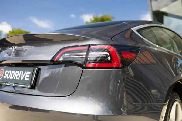Tesla Model 3 Standard RWD Plus 12