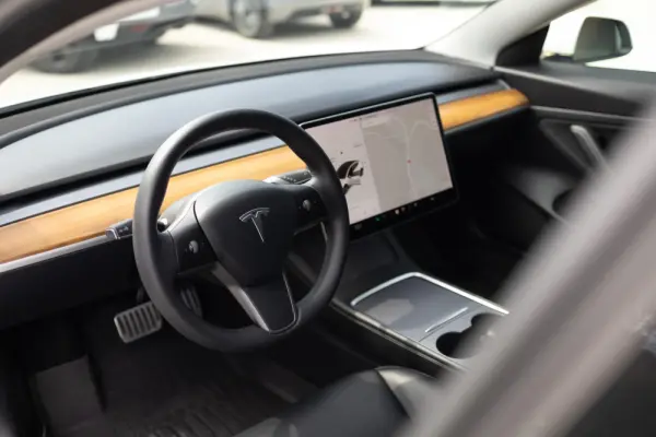 Tesla Model 3 Standard Range Plus RWD 7