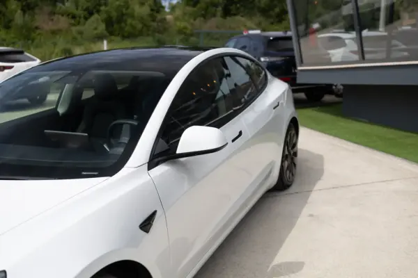 Tesla Model 3 Standard Range Plus RWD 16