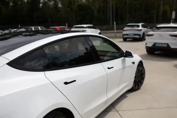 Tesla Model 3 Standard Range Plus RWD 22