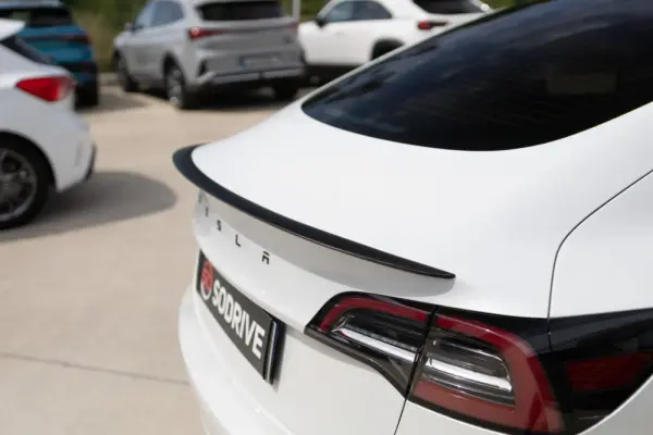 Tesla Model 3 Standard Range Plus RWD 32