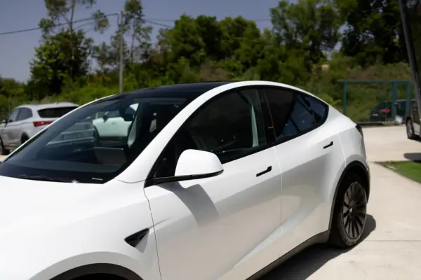 Tesla Model Y Standard RWD 16