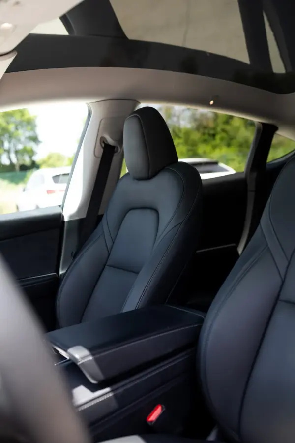 Tesla Model Y Standard RWD 23