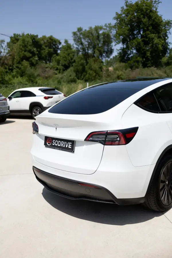 Tesla Model Y Standard RWD 25