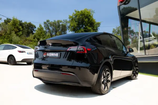 Tesla Model Y Long Range RWD 5