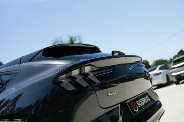 Ford Mustang Mach-E 75.7 kWh Premium AWD 13