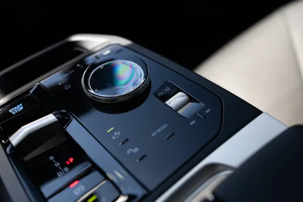 BMW iX xDrive 40 Pack Desportivo 21