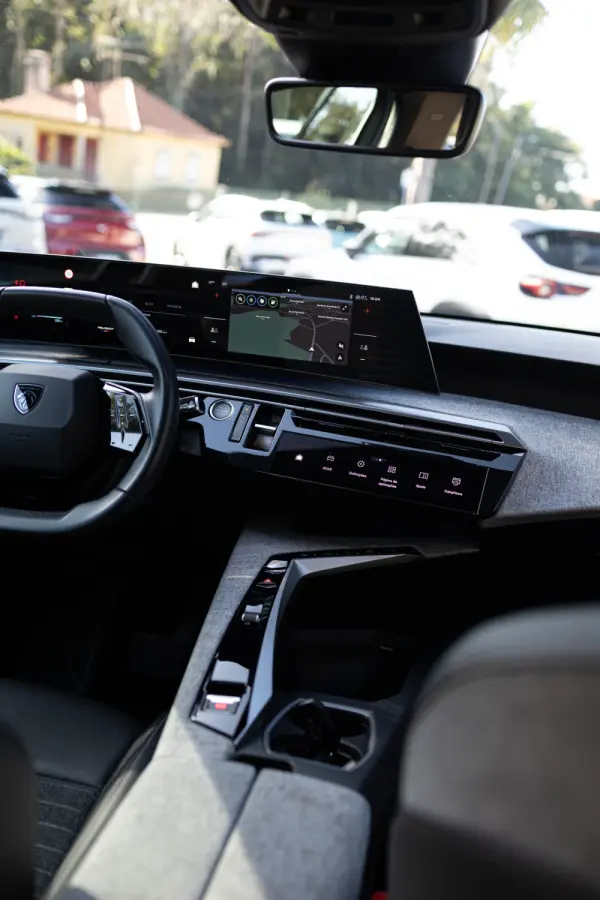 Peugeot E-3008 73 kWh Allure 36