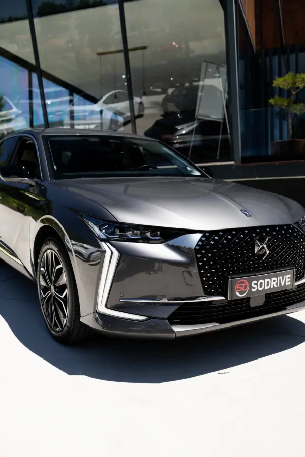 DS DS4 E-TENSE 225 RIVOLI 17