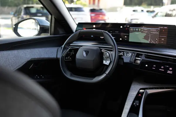 Peugeot E-3008 73 kWh Allure 2