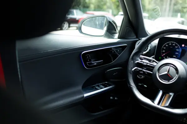 Mercedes-Benz C 300 e AMG Line 25