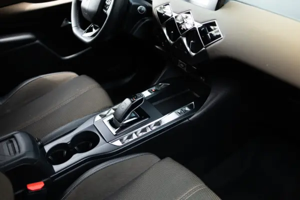 DS DS3 Crossback E-Tense Performance Line 29