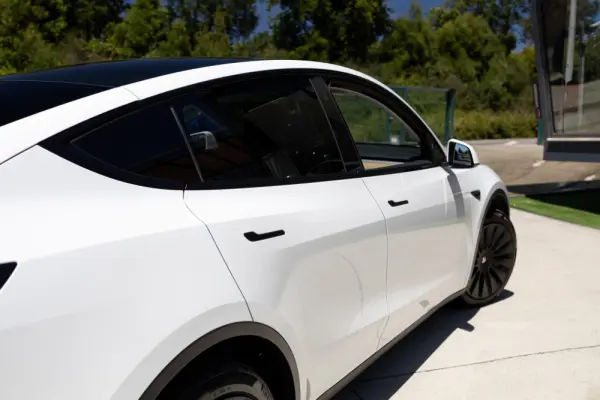 Tesla Model Y Standard RWD 22