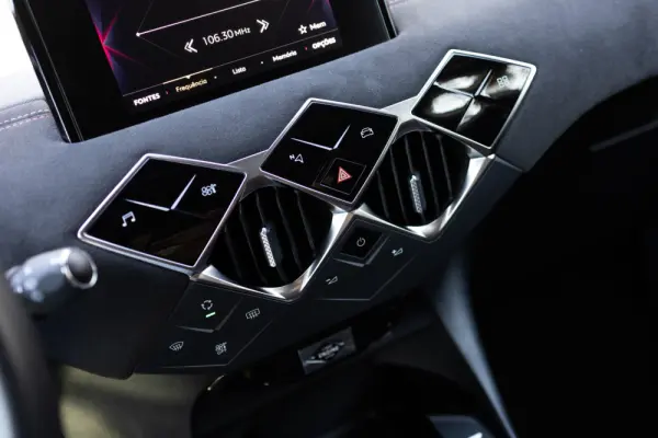 DS DS3 Crossback 1.2 PureTech Performance Line EAT8 21