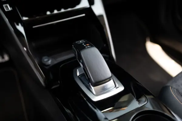 Peugeot e-2008 Allure 13