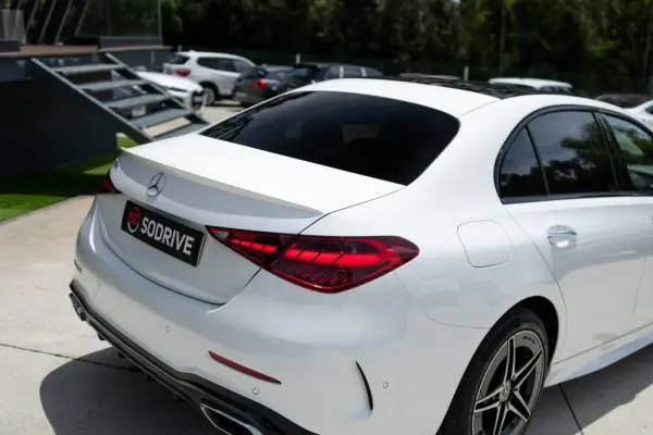 Mercedes-Benz C 300 e AMG Line 31