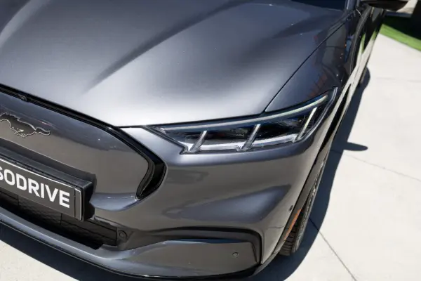 Ford Mustang Mach-E 75.7 kWh Premium AWD 20