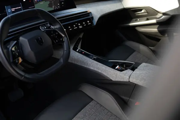 Peugeot E-3008 73 kWh Allure 28