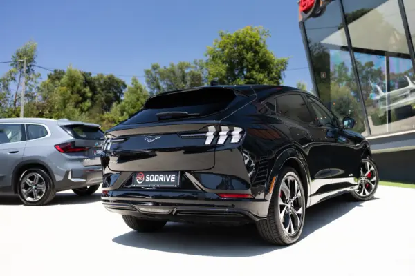Ford Mustang Mach-E AWD PREMIUM 24