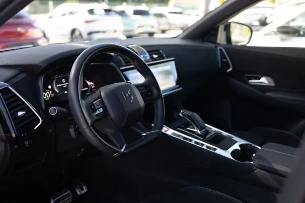 DS DS7 Crossback E-Tense Performance Line EAT8 12