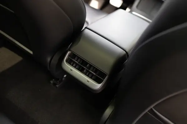 Tesla Model 3 Standard Range Plus RWD 21