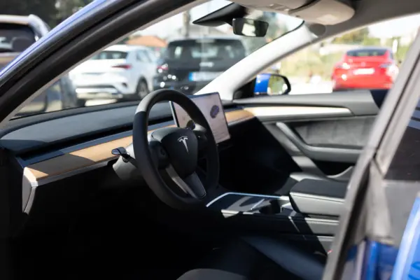 Tesla Model 3 Long-Range Dual Motor AWD 2