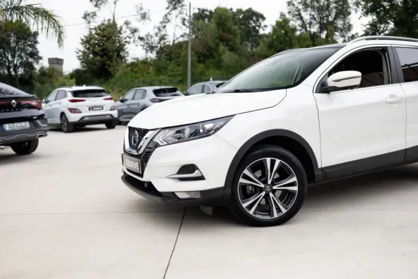 Nissan Qashqai 1.5 dCi N-Connecta DCT 9
