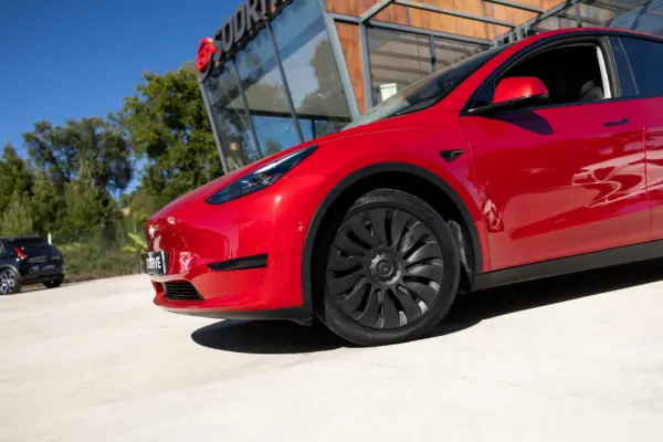 Tesla Model Y Standard 18