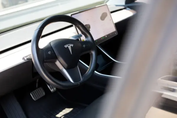 Tesla Model 3 Long-Range Dual Motor AWD 2
