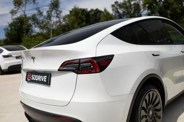 Tesla Model Y Long Range Tração Integral 19