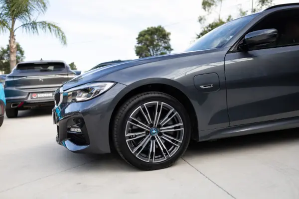 BMW 320 e Aut. M Sport 21