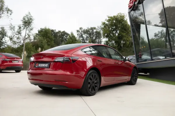 Tesla Model 3 Standard Range Plus RWD 17