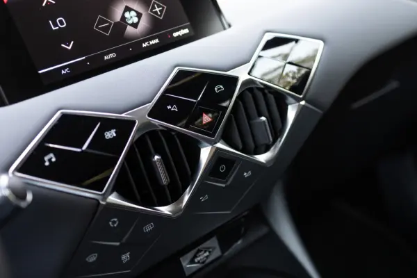 DS DS3 Crossback E-Tense Performance Line 17