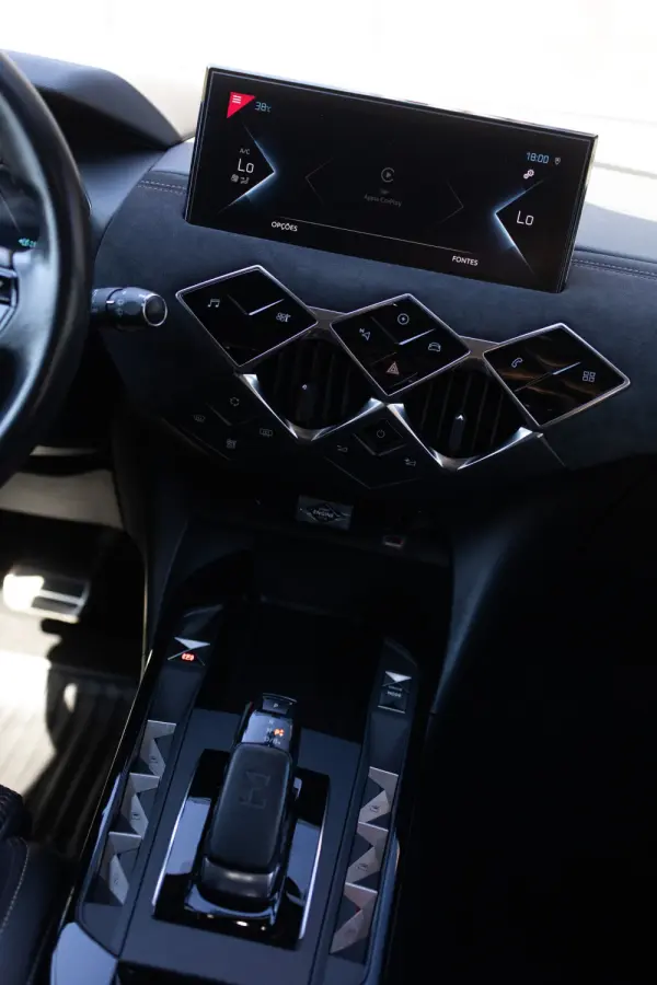 DS DS3 Crossback E-TENSE PERFORMANCE LINE + 30