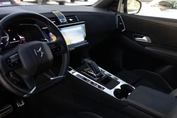 DS DS7 Crossback E-Tense Performance Line EAT8 8