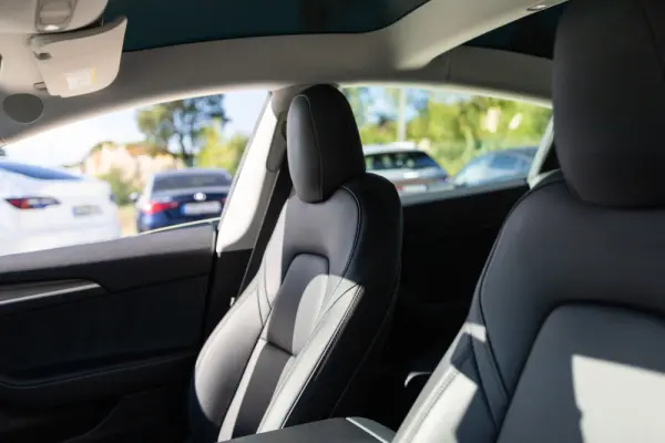 Tesla Model 3 Long-Range Dual Motor AWD 11
