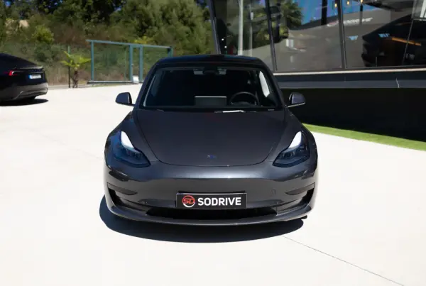 Tesla Model 3 Standard RWD 3